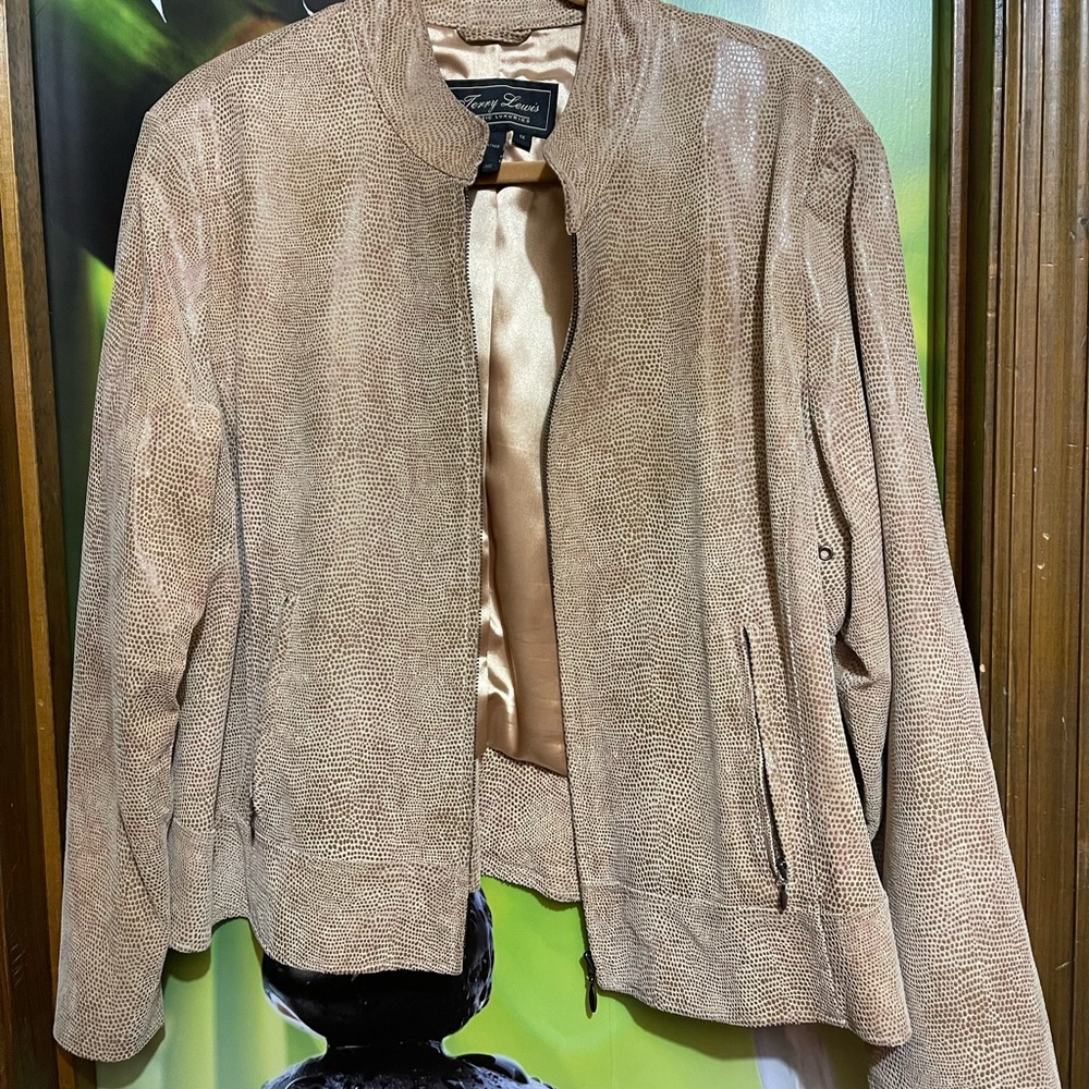 Larry Levine Textured Beige Jacket